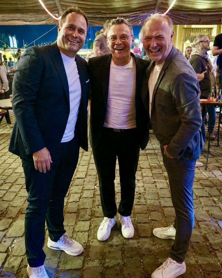 Schlagergold auf der Rheinkirmes bei den Festzelt Stars 2026 Schlagergold auf der Rheinkirmes 2026
